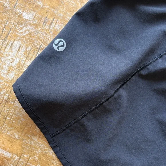 Lululemon Women’s Athletic Shorts size 6 - Picture 4 of 9